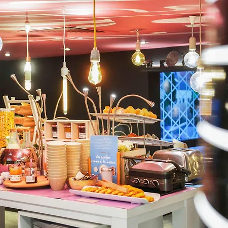 Novotel Centre Hotel 4*